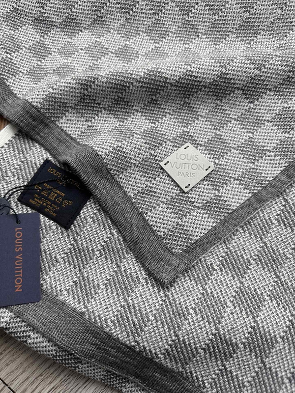 ブランドマフラー角部分ディテール